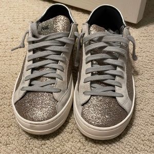 Gently-used P448 glitter shoes